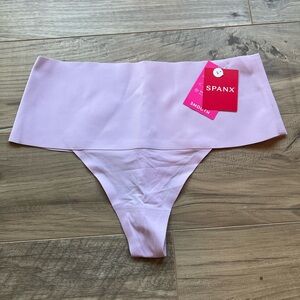 🎉NWT🎉 Spanx Thong Size M